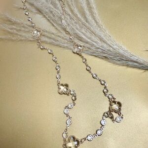 Elegant Gold and Crystal Necklace